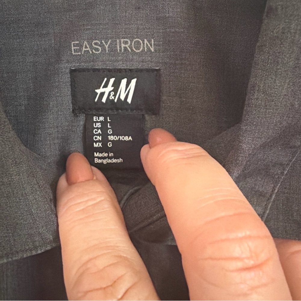 H&M Men's Dark Charcoal Button-Down Shirt - Picture 5 of 9